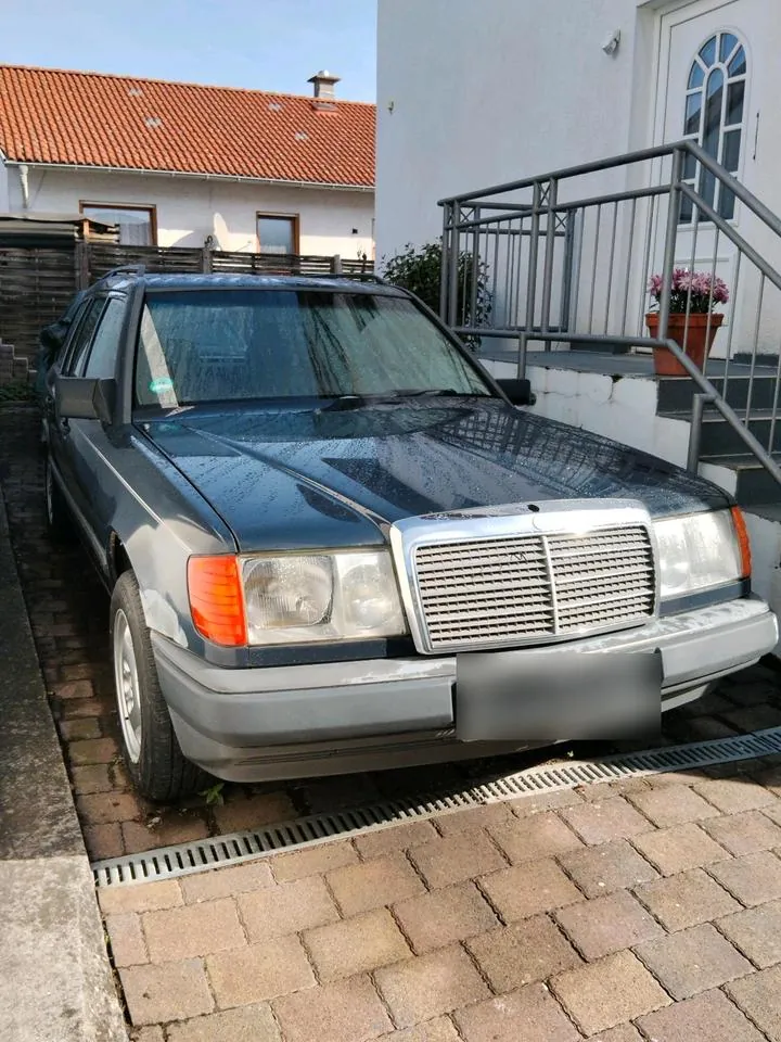 Mercedes-Benz W124
