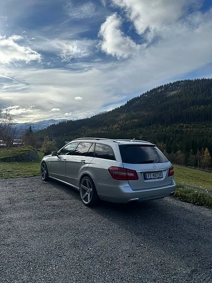 Mercedes-Benz E200 D 2011 photo 3