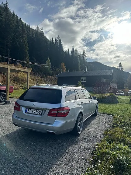 Mercedes-Benz E200 D 2011 photo 4