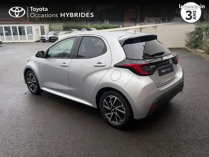 Toyota Yaris 2022 photo 2