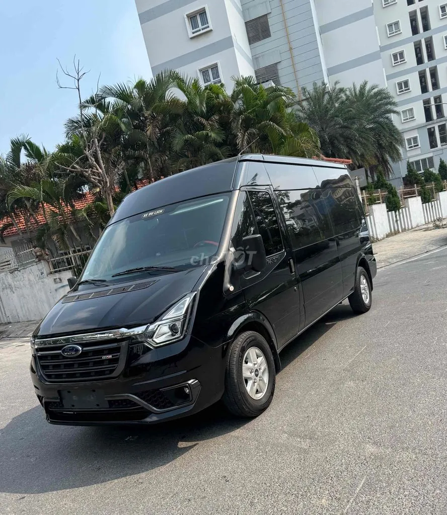 Ford Transit 2023 photo 2