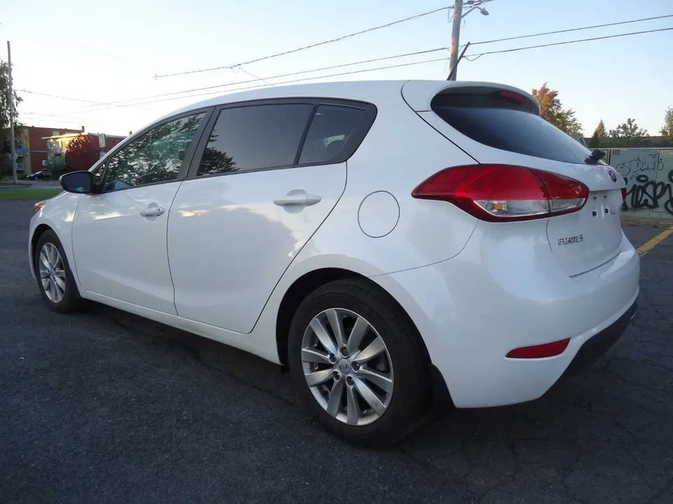Kia Forte5 2016 photo 4
