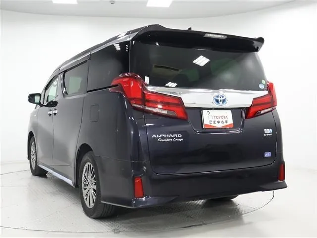 Toyota Alphard Hybrid Executive Lounge S 2021 photo 2