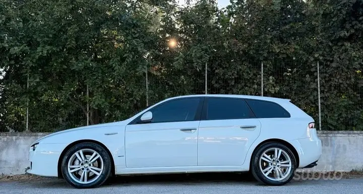 Alfa Romeo 159