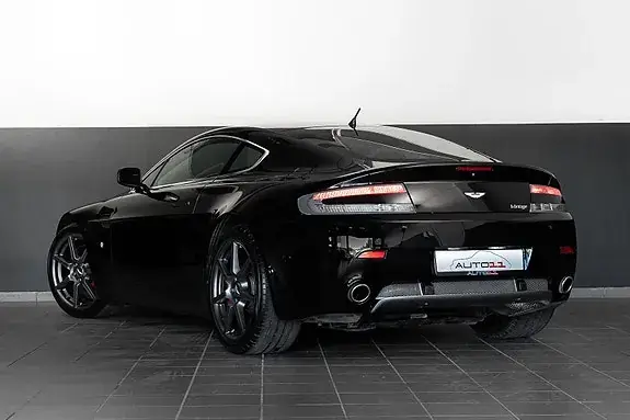 Aston Martin V8 Vantage 2006 photo 2