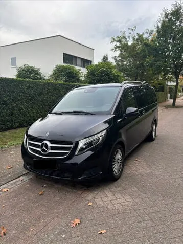 Mercedes-Benz V220