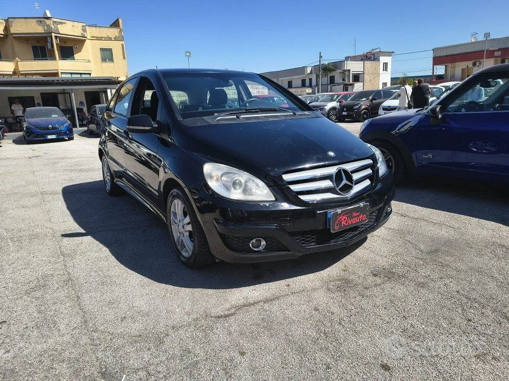 Mercedes-Benz B-Class 2011 photo 3