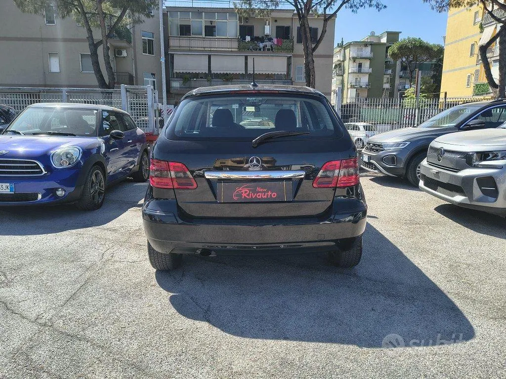 Mercedes-Benz B-Class 2011 photo 4