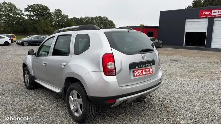 Dacia Duster 2010 photo 3