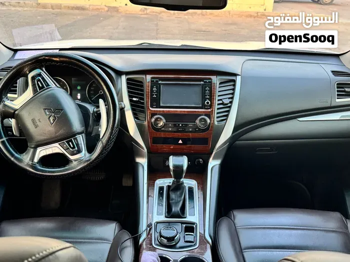 Mitsubishi Montero Sport 2019 photo 2