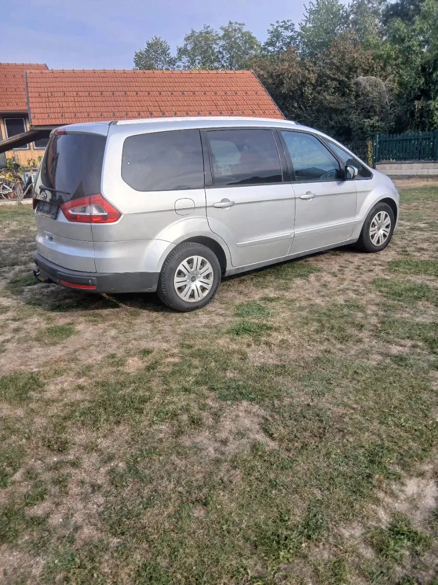 Ford Galaxy 2011 photo 2