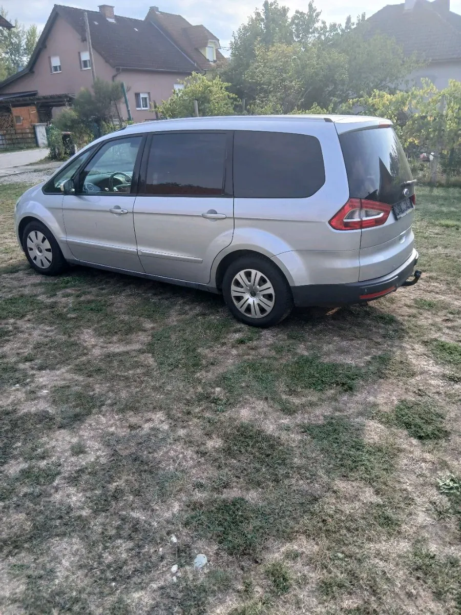 Ford Galaxy 2011 photo 3