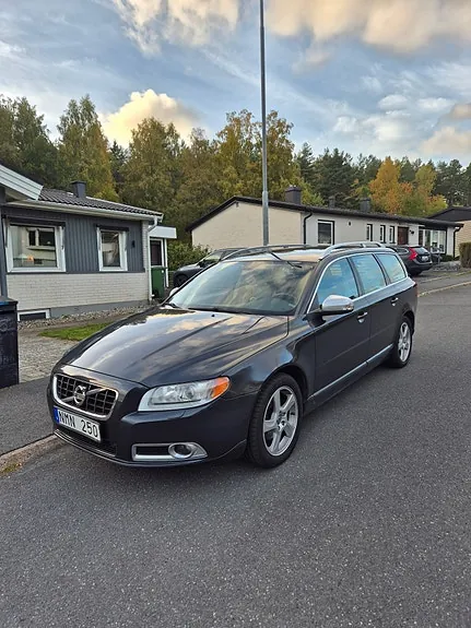 Volvo V70 2011 photo 3