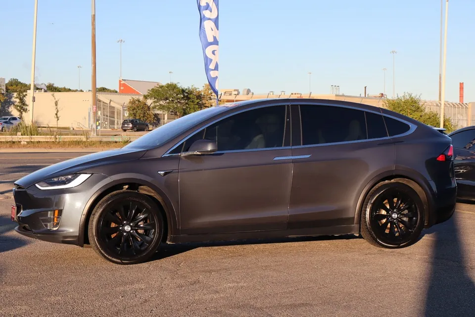 Tesla Model X 2021 photo 3