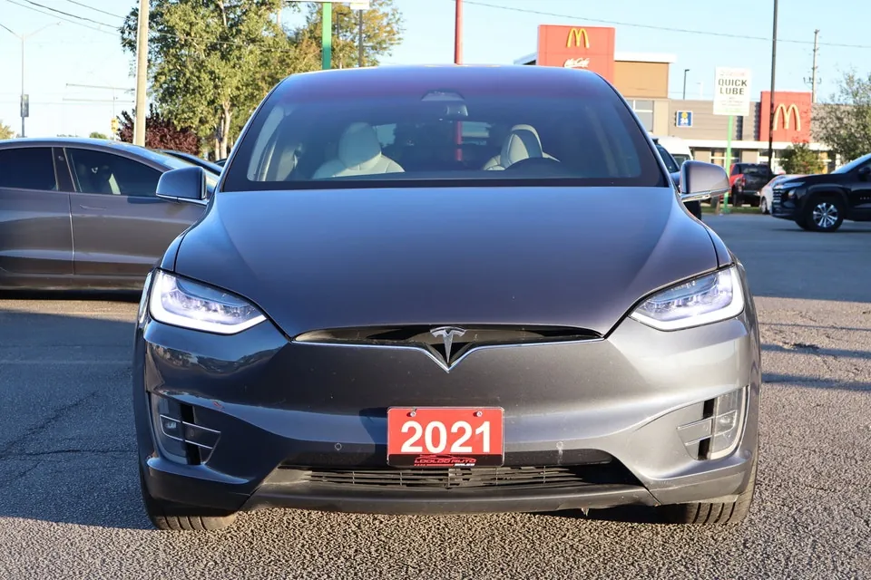 Tesla Model X 2021 photo 2