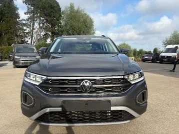 Volkswagen T-Roc 2023 photo 2