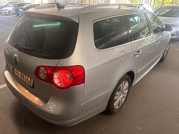 Volkswagen Passat 2010 photo 5