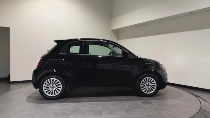 Fiat 500 2024 photo 2