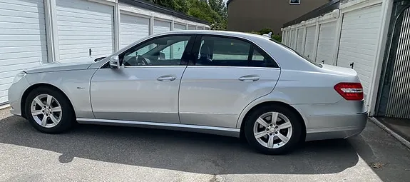 Mercedes-Benz E220 2011 photo 4