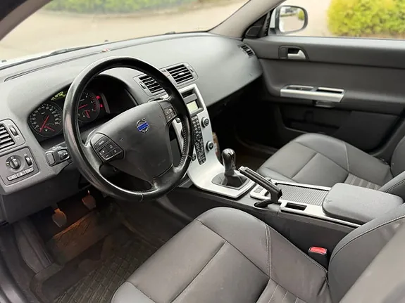 Volvo V50 2010 photo 5