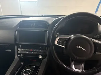 Jaguar F-Pace 2018 photo 4