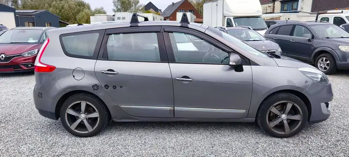 Renault Scenic 2012 photo 4