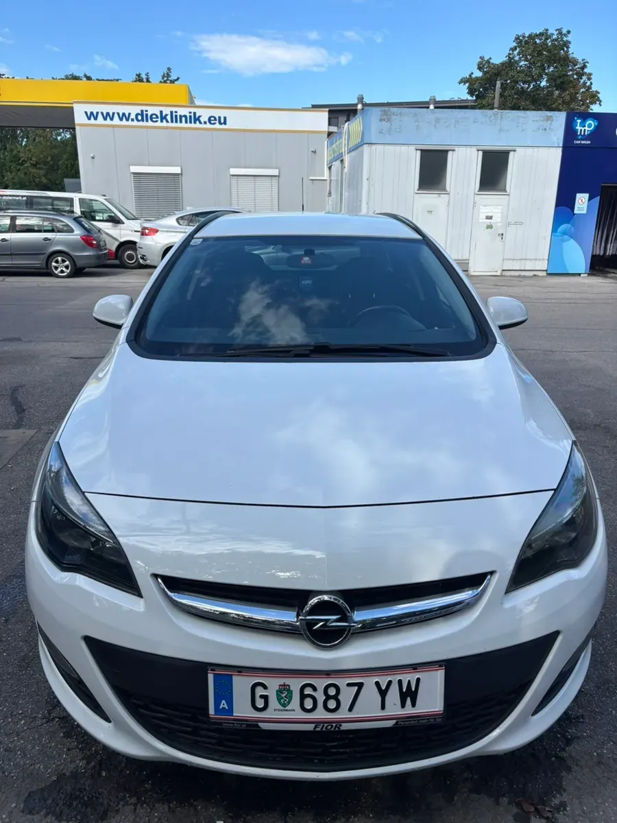 Opel Astra 2014 photo 3