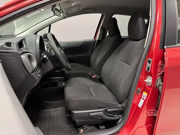 Toyota Yaris 2013 photo 5