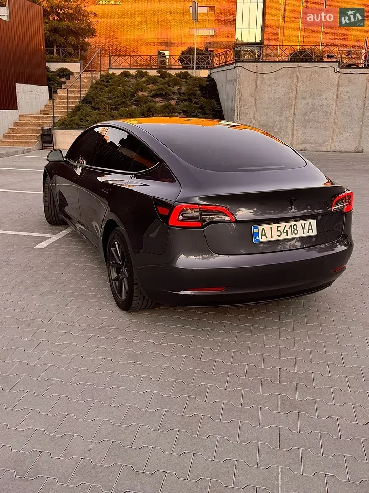 Tesla Model 3 2021 photo 3