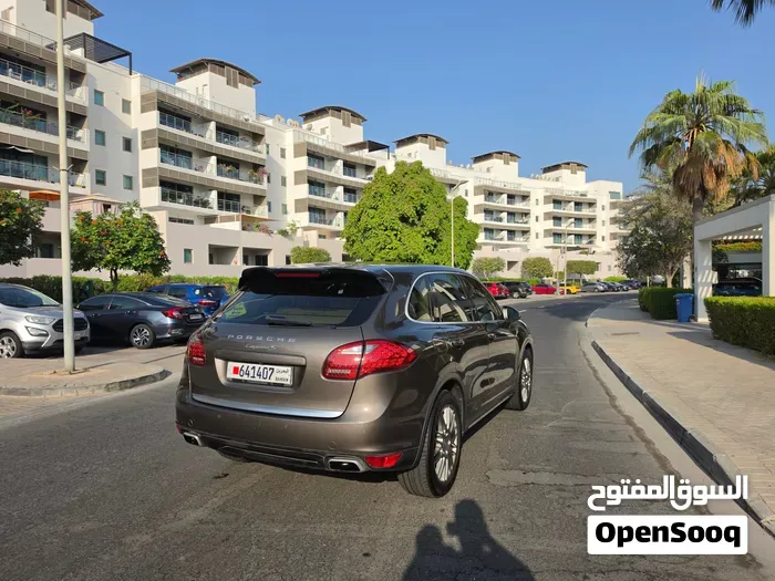Porsche Cayenne 2013 photo 2