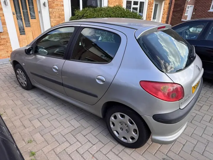 Peugeot 206 2004 photo 5