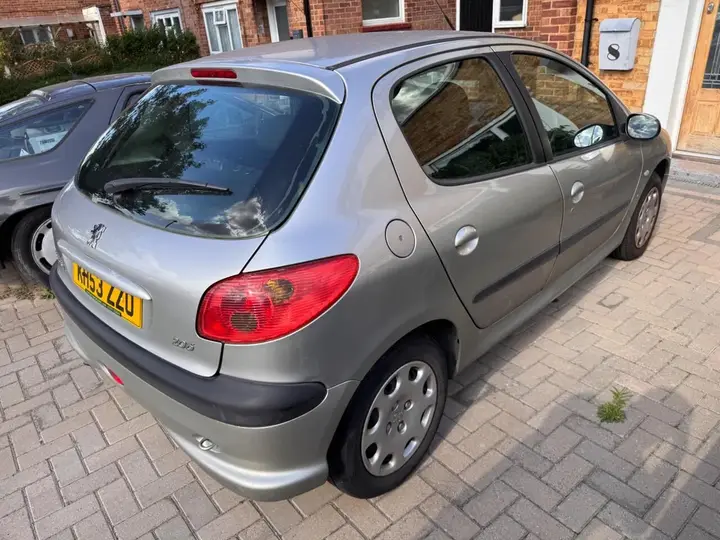 Peugeot 206 2004 photo 4