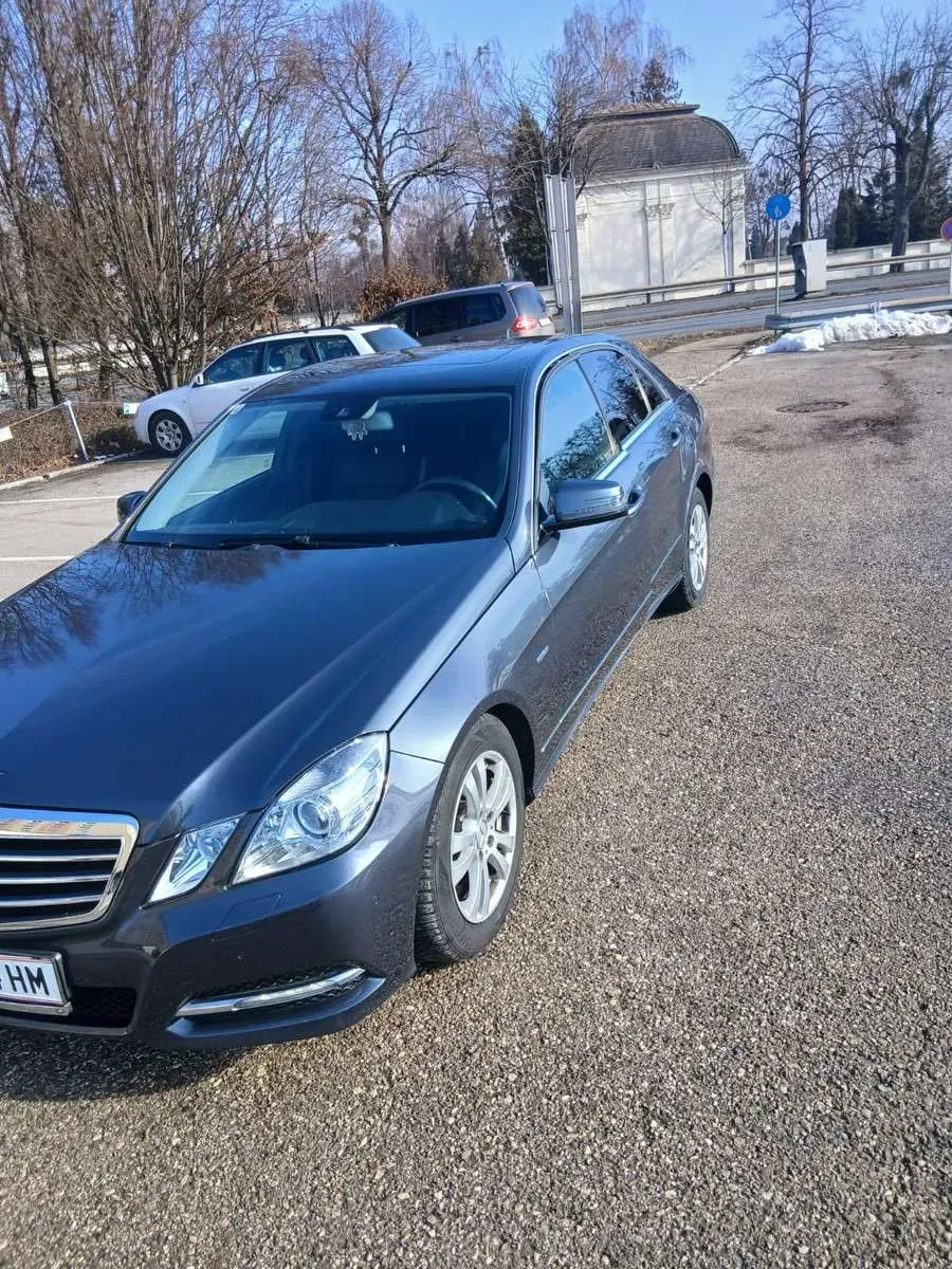 Mercedes-Benz E-Class 2010 photo 2