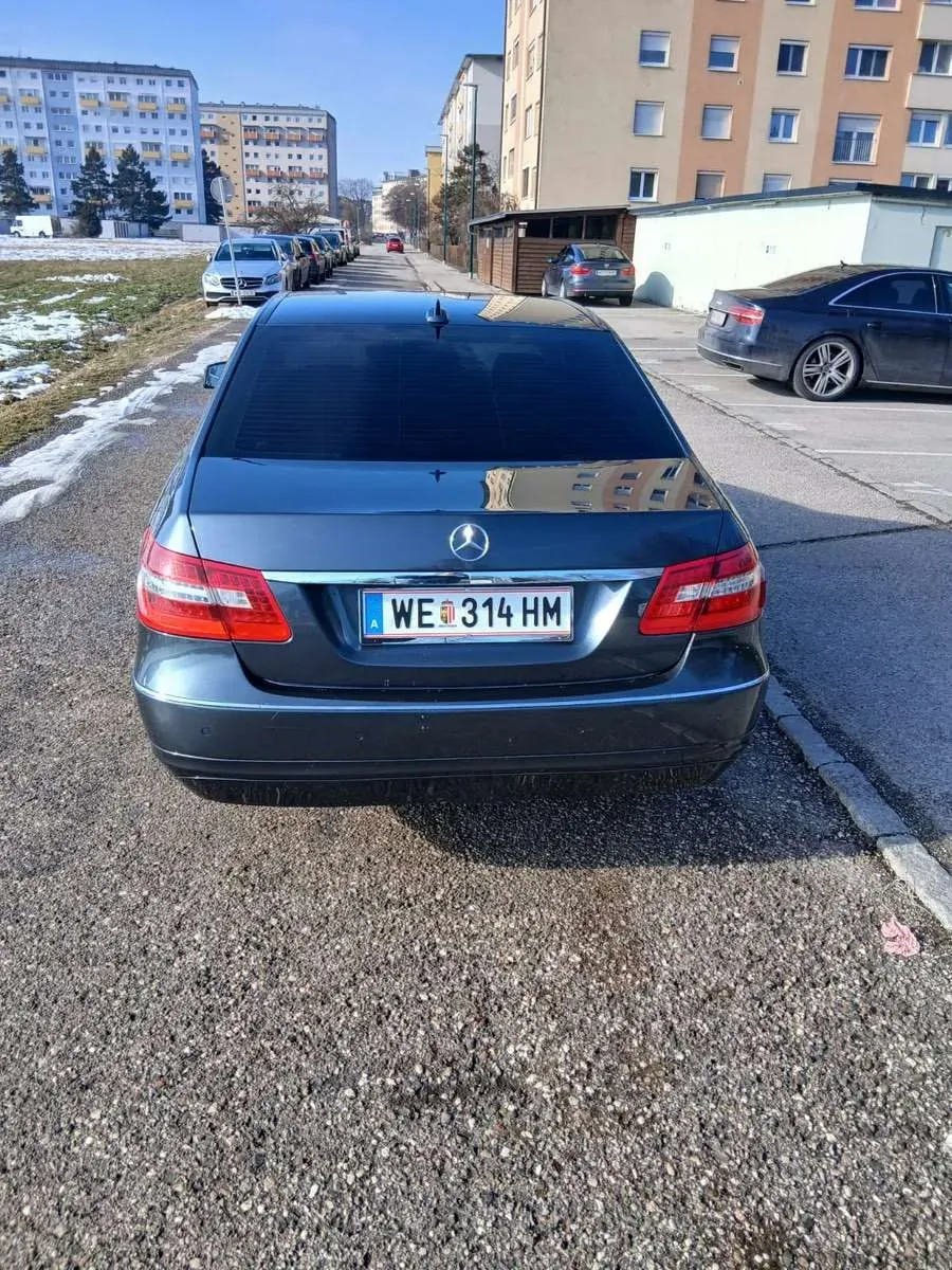 Mercedes-Benz E-Class 2010 photo 3