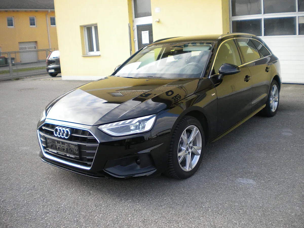 Audi A4 2021 photo 2