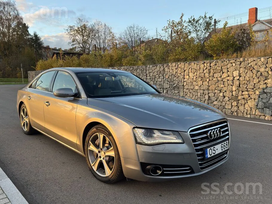 Audi A8 2010 photo 3