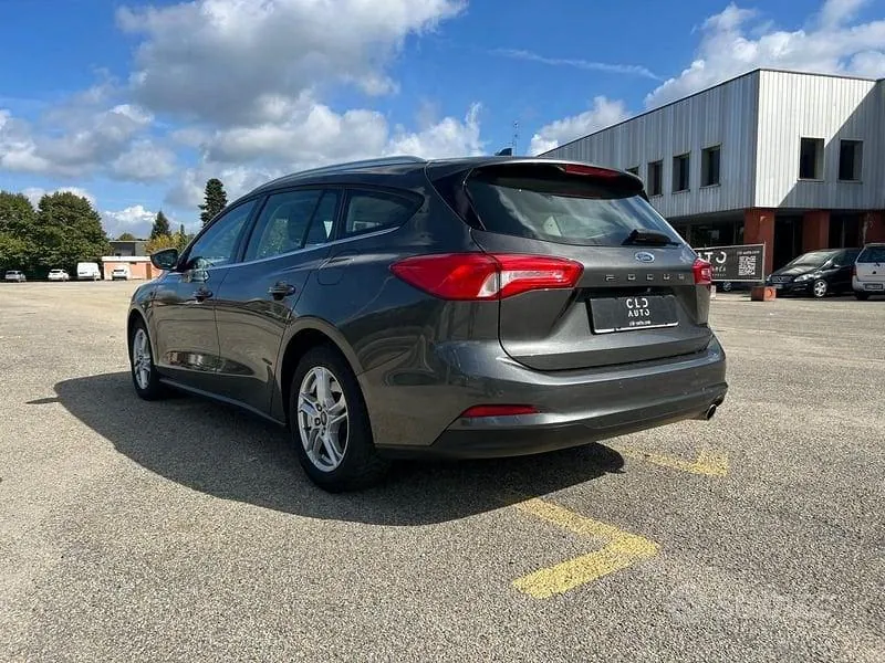 Ford Focus 2021 photo 2