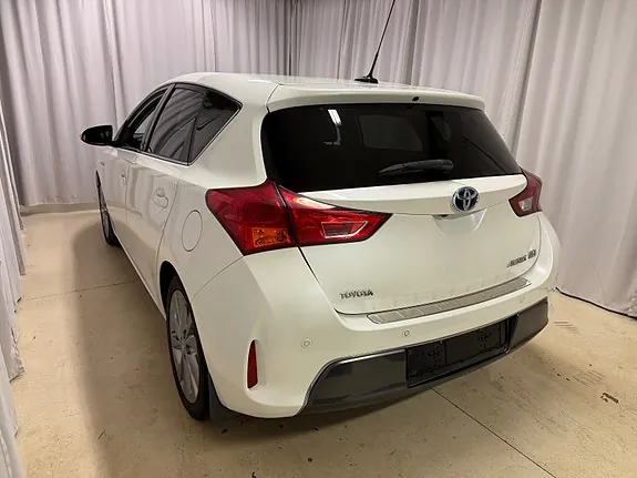 Toyota Auris 2013 photo 5