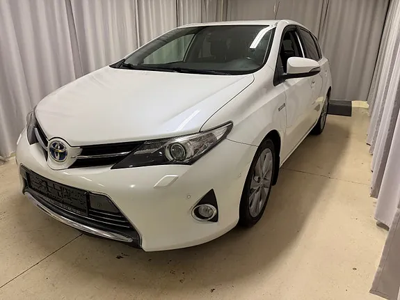 Toyota Auris 2013 photo 2