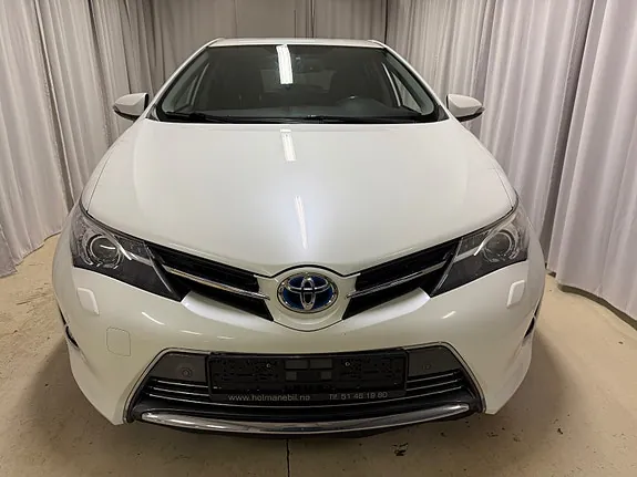 Toyota Auris 2013 photo 3