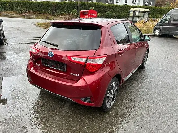 Toyota Yaris 2017 photo 5