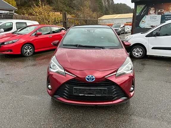 Toyota Yaris 2017 photo 2