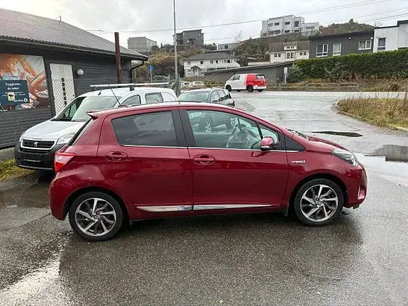Toyota Yaris 2017 photo 4