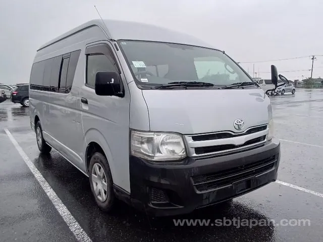 Toyota Regiusace Van