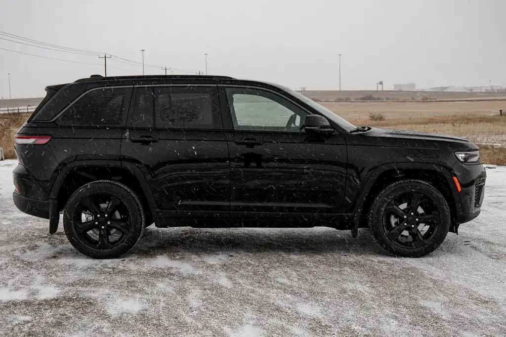 Jeep Grand Cherokee 2026 photo 5
