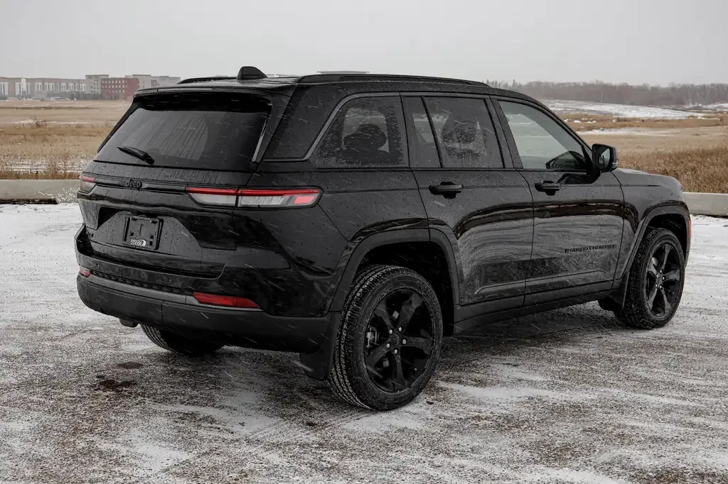 Jeep Grand Cherokee 2026 photo 4