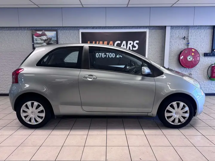 Toyota Yaris 2008 photo 4