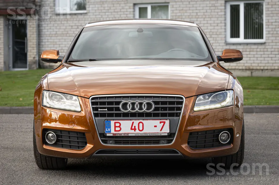 Audi A5 2011 photo 2