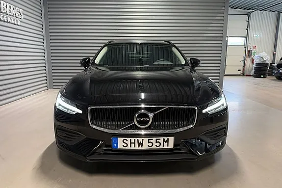 Volvo V60 2022 photo 2