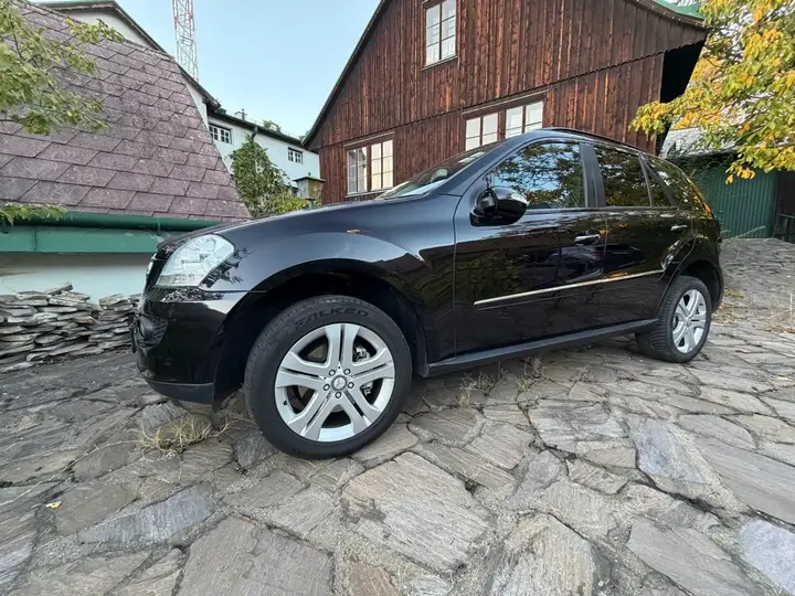 Mercedes-Benz M-Class 2008 photo 2